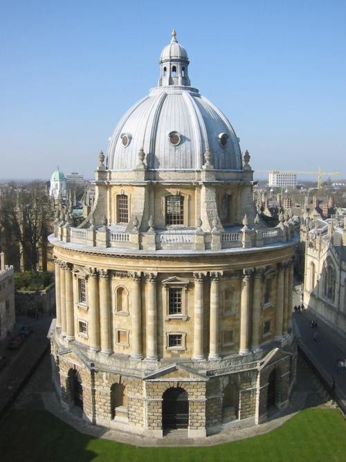 Radcliffe Camera, sala de leitura circular da Biblioteca Bodleiana, um dos prédios mais fotografados de Oxford